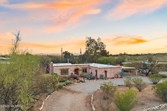 8802 E Buckboard Road, Tucson, AZ 85749