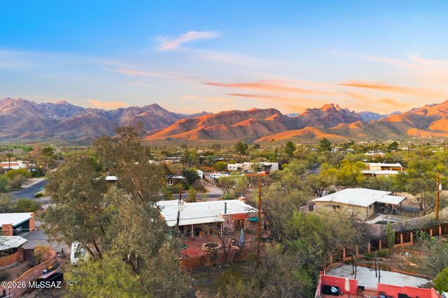 8802 E Buckboard Road, Tucson, AZ 85749