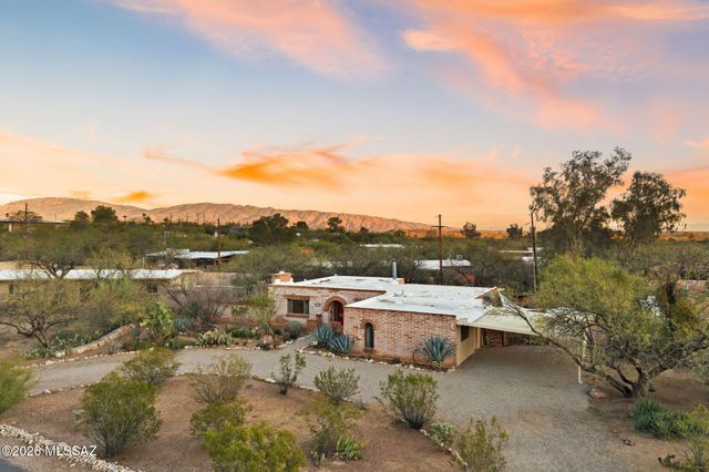 8802 E Buckboard Road, Tucson, AZ 85749