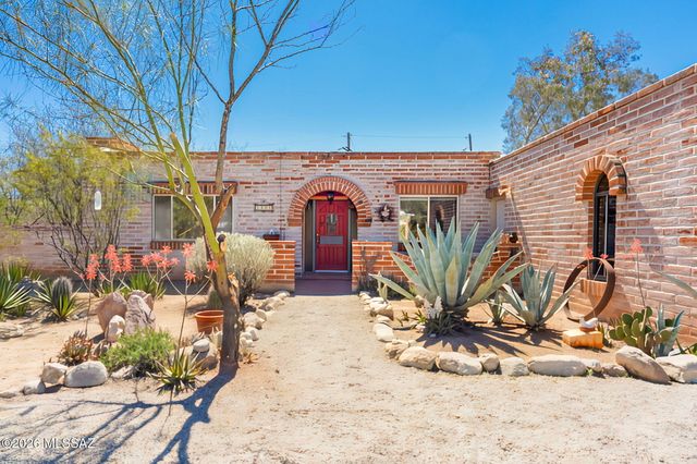 8802 E Buckboard Road, Tucson, AZ 85749