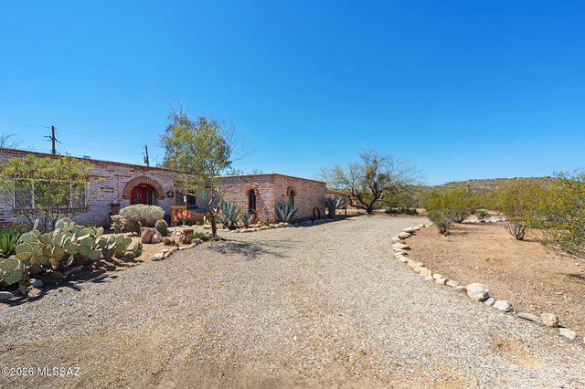 8802 E Buckboard Road, Tucson, AZ 85749