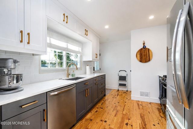 17 Fisher Avenue, Middlesex, NJ 08846