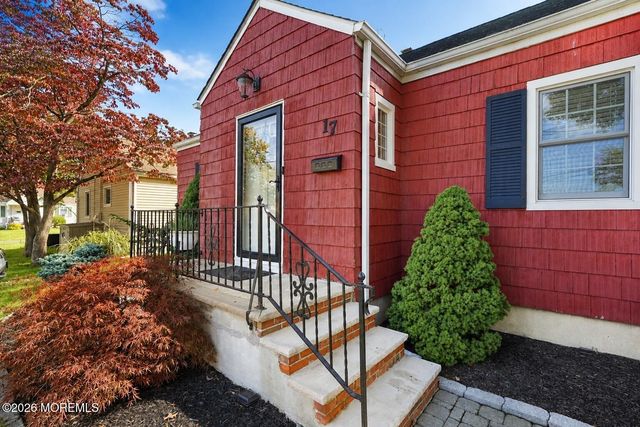 17 Fisher Avenue, Middlesex, NJ 08846
