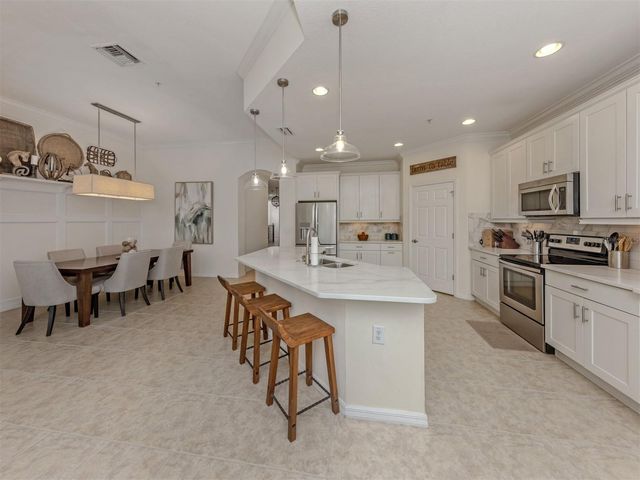 142 BELLA VISTA TERRACE 13C, Nokomis, FL 34275