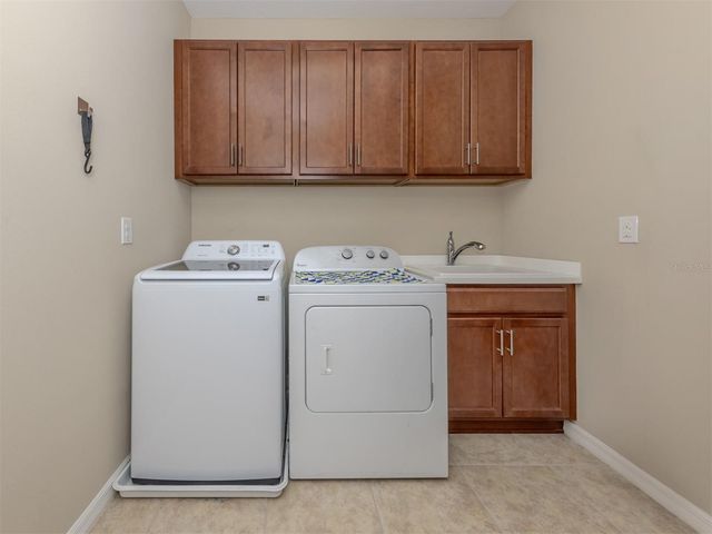 142 BELLA VISTA TERRACE 13C, Nokomis, FL 34275