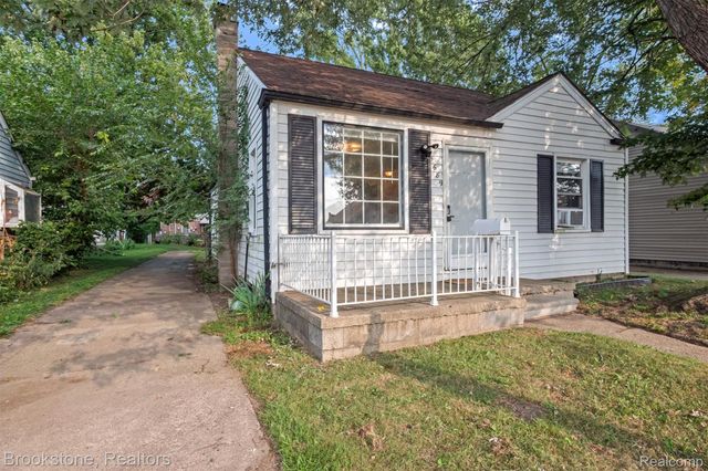 5689 Cornell Street, Dearborn Heights, MI 48125