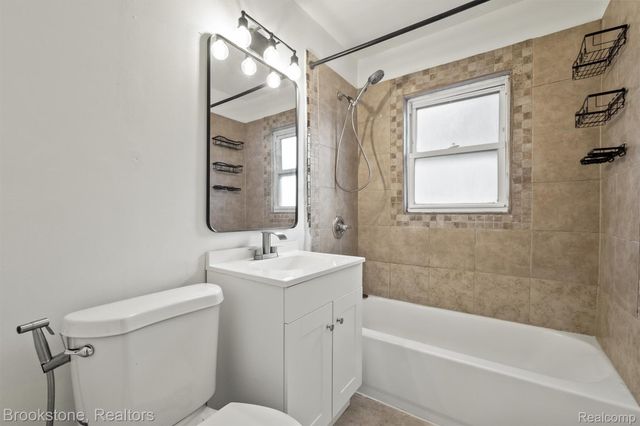 5689 Cornell Street, Dearborn Heights, MI 48125