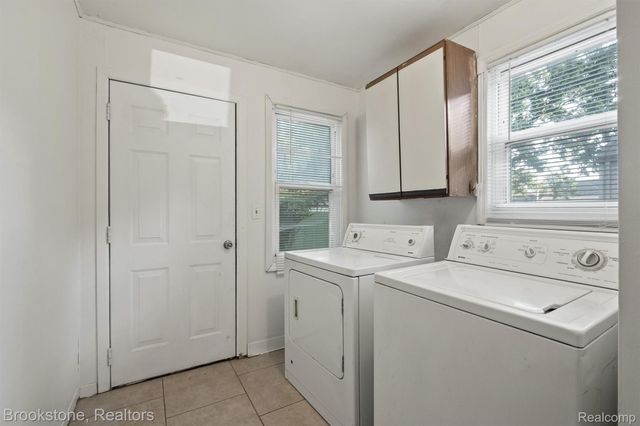 5689 Cornell Street, Dearborn Heights, MI 48125