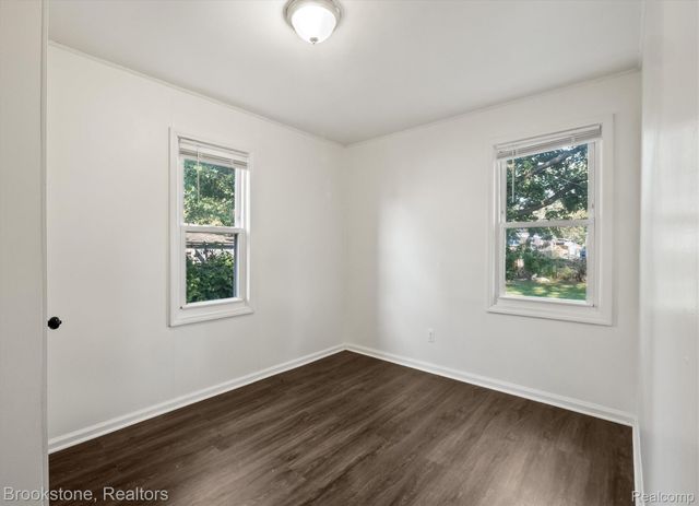 5689 Cornell Street, Dearborn Heights, MI 48125