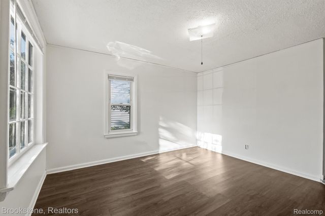 5689 Cornell Street, Dearborn Heights, MI 48125