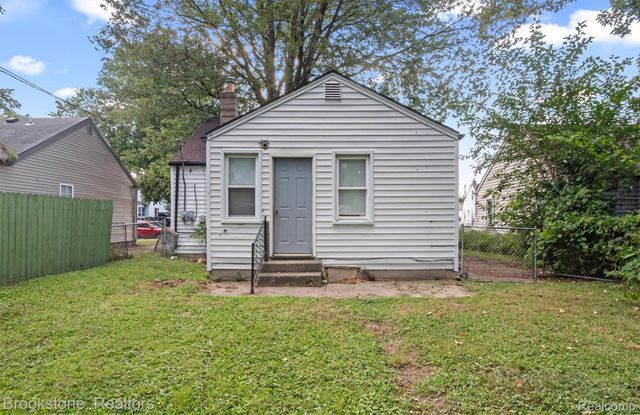 5689 Cornell Street, Dearborn Heights, MI 48125