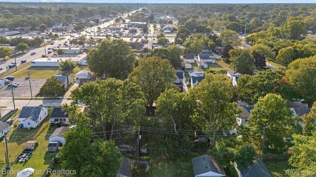 5689 Cornell Street, Dearborn Heights, MI 48125