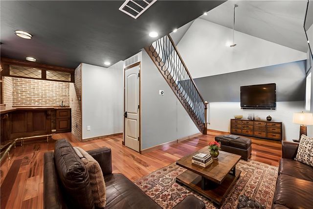 3302 Crestview Dr, N Versailles, PA 15137