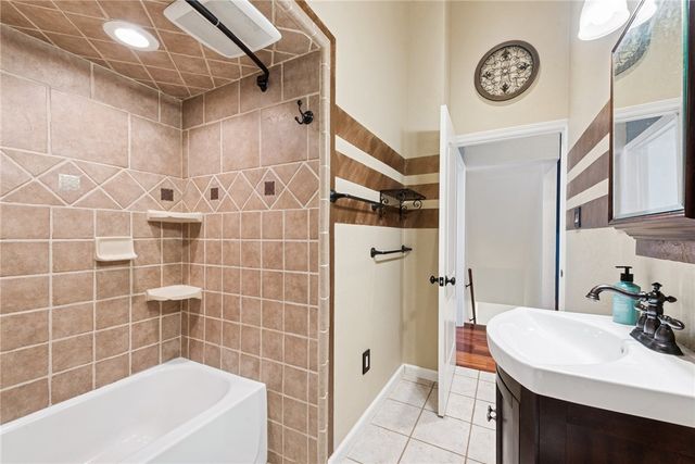 3302 Crestview Dr, N Versailles, PA 15137