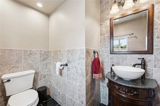 3302 Crestview Dr, N Versailles, PA 15137