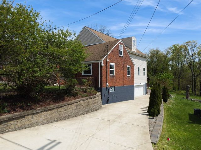 3302 Crestview Dr, N Versailles, PA 15137