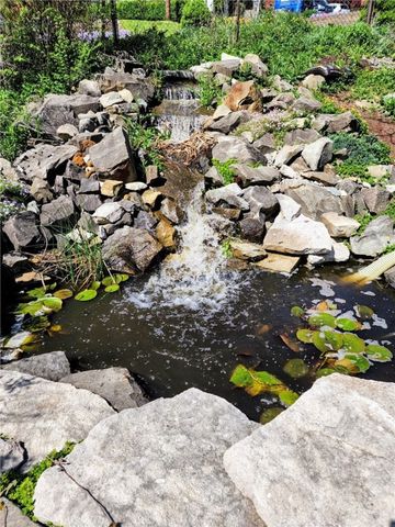 3302 Crestview Dr, N Versailles, PA 15137