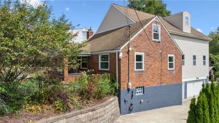 3302 Crestview Dr, N Versailles, PA 15137