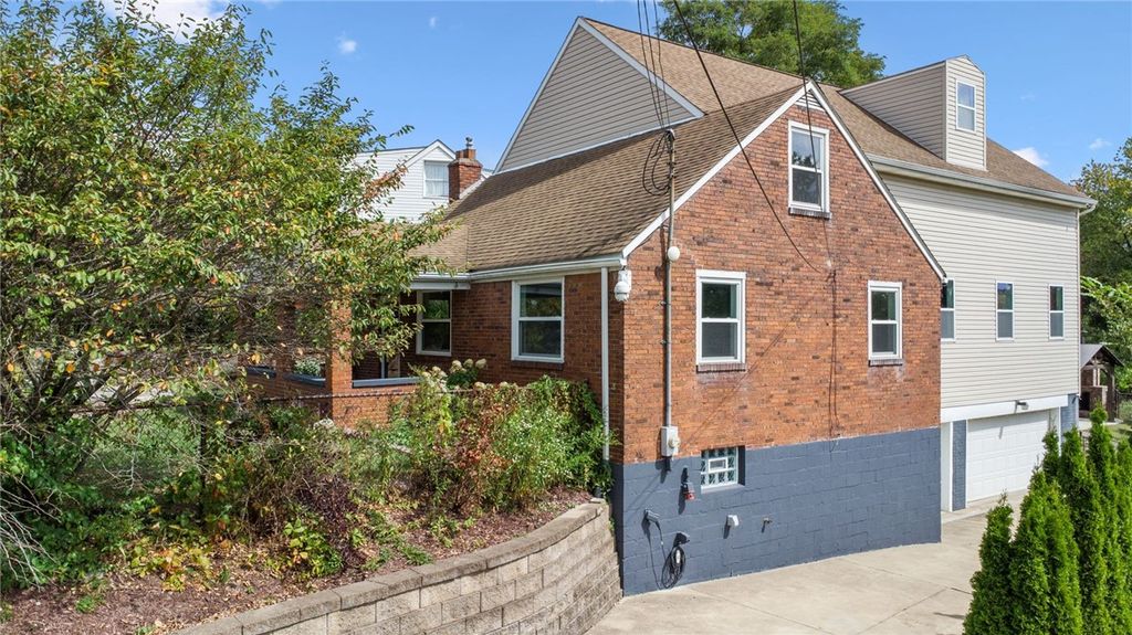 3302 Crestview Dr, N Versailles, PA 15137