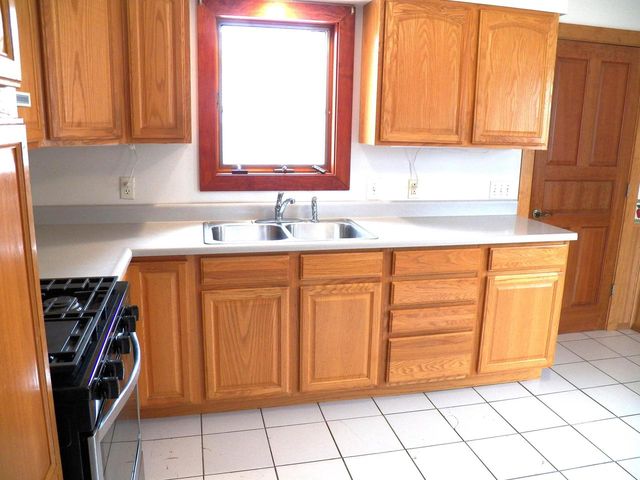 3606 Division STREET, Manitowoc, WI 54220