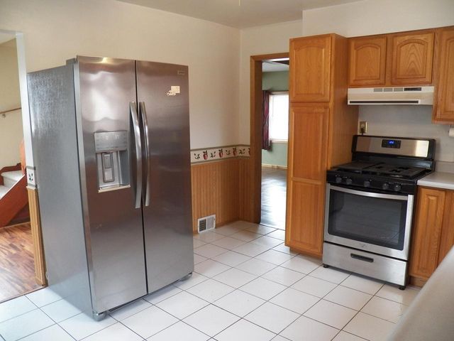 3606 Division STREET, Manitowoc, WI 54220