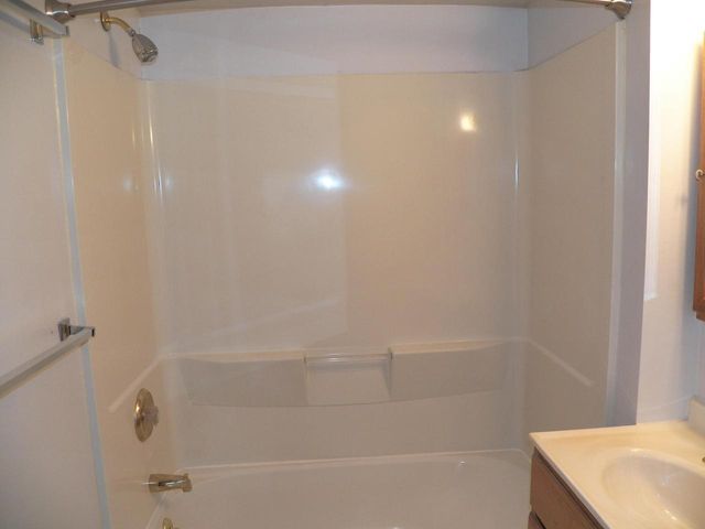 3606 Division STREET, Manitowoc, WI 54220