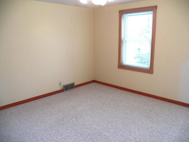 3606 Division STREET, Manitowoc, WI 54220