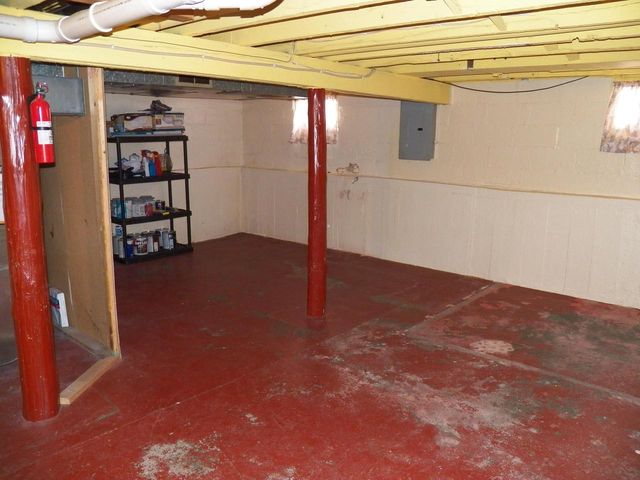 3606 Division STREET, Manitowoc, WI 54220