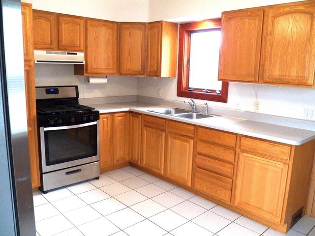 3606 Division STREET, Manitowoc, WI 54220