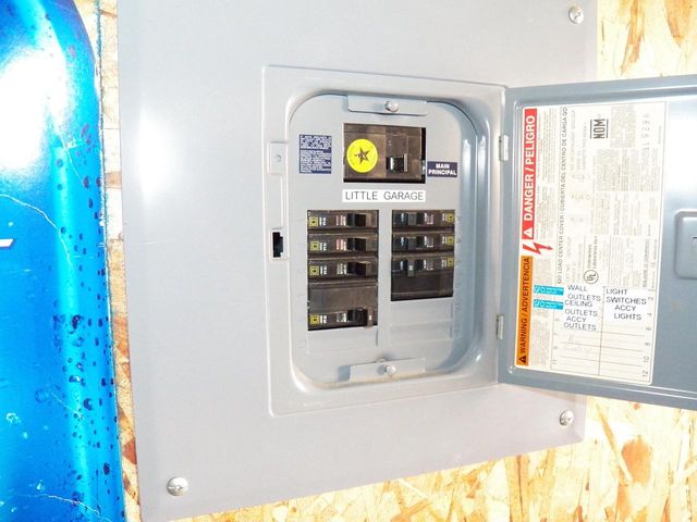 3606 Division STREET, Manitowoc, WI 54220