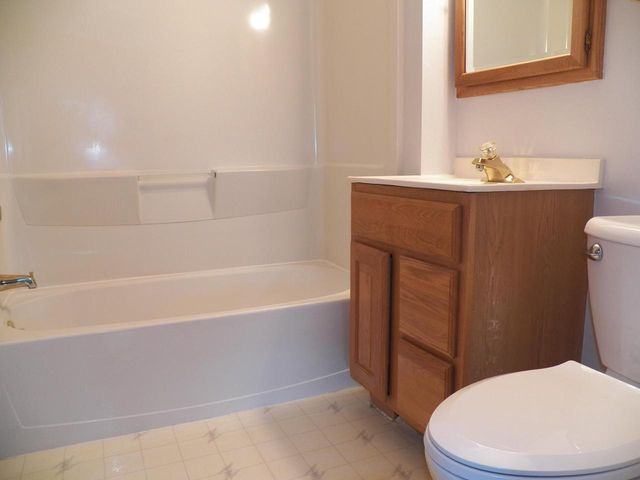 3606 Division STREET, Manitowoc, WI 54220