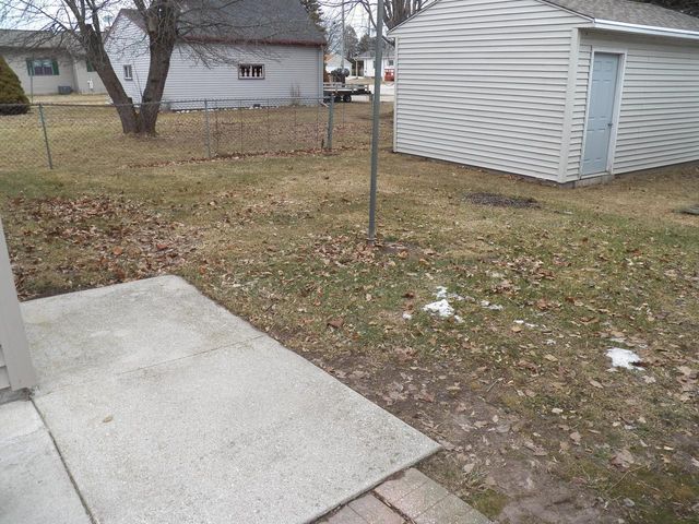 3606 Division STREET, Manitowoc, WI 54220