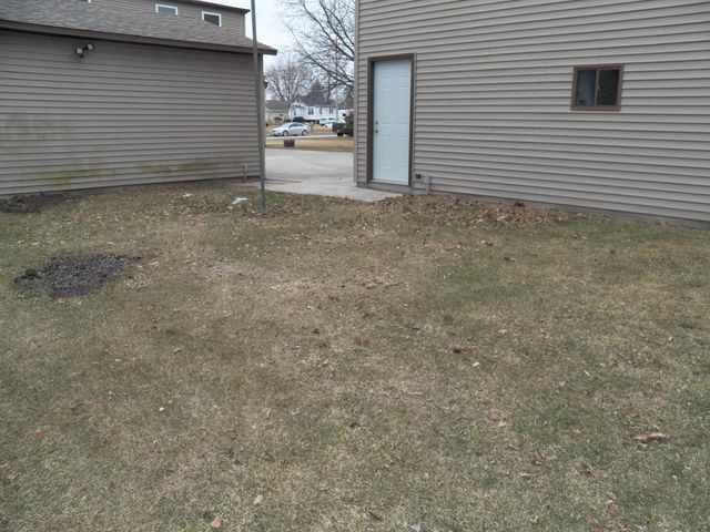 3606 Division STREET, Manitowoc, WI 54220