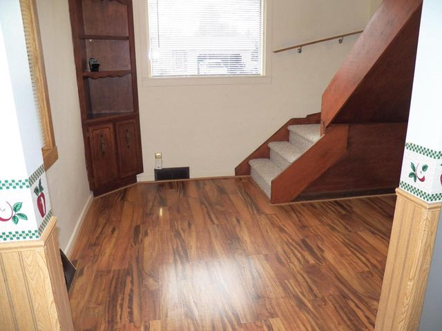 3606 Division STREET, Manitowoc, WI 54220