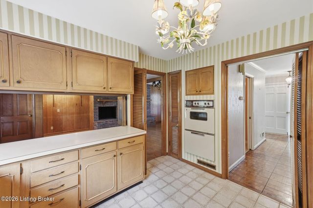 1719 Sutherland Dr, Louisville, KY 40205