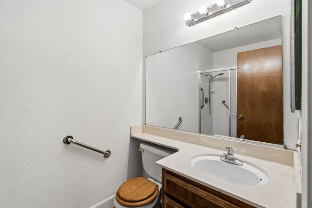 95 Saginaw Cir, Sacramento, CA 95833