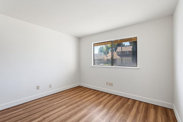 95 Saginaw Cir, Sacramento, CA 95833