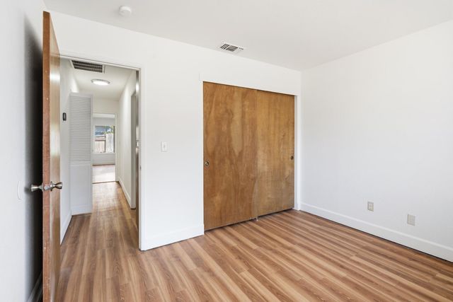 95 Saginaw Cir, Sacramento, CA 95833