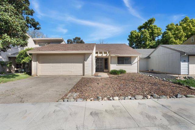 95 Saginaw Cir, Sacramento, CA 95833