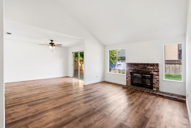 95 Saginaw Cir, Sacramento, CA 95833