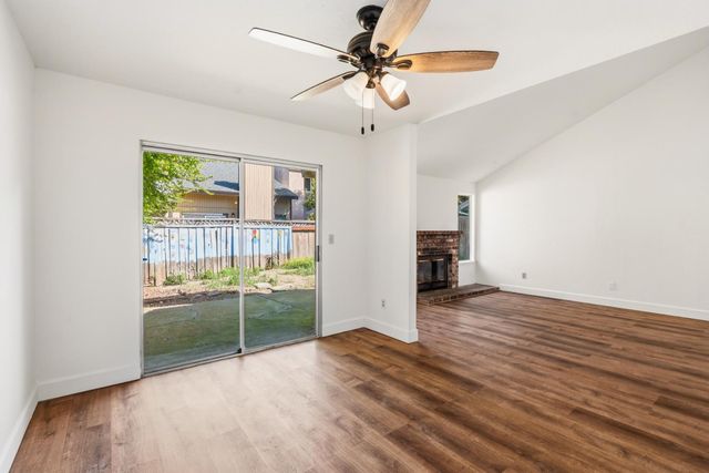 95 Saginaw Cir, Sacramento, CA 95833