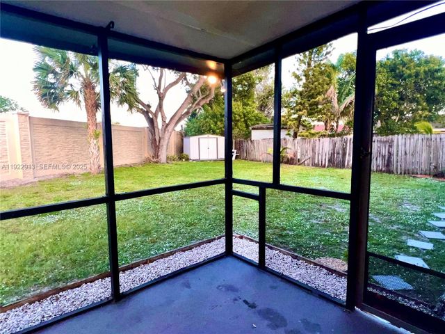 1701 SW 83rd Ter, Miramar, FL 33025