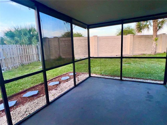 1701 SW 83rd Ter, Miramar, FL 33025