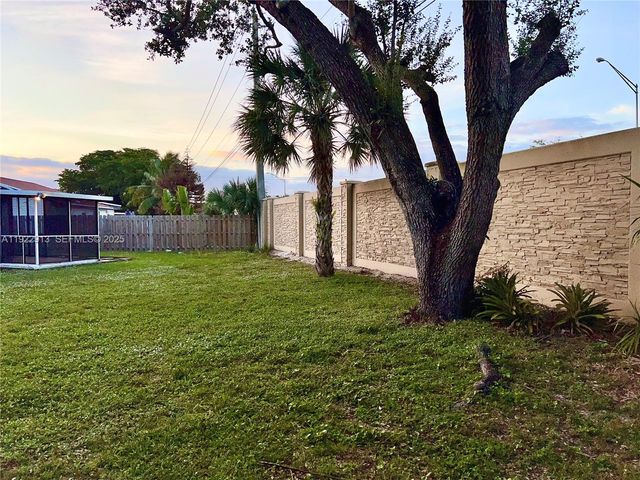 1701 SW 83rd Ter, Miramar, FL 33025