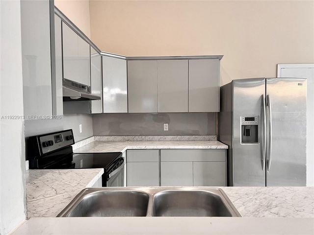 1701 SW 83rd Ter, Miramar, FL 33025