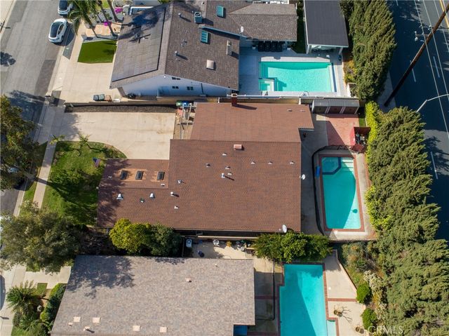 725 San Ramon, Fullerton, CA 92835