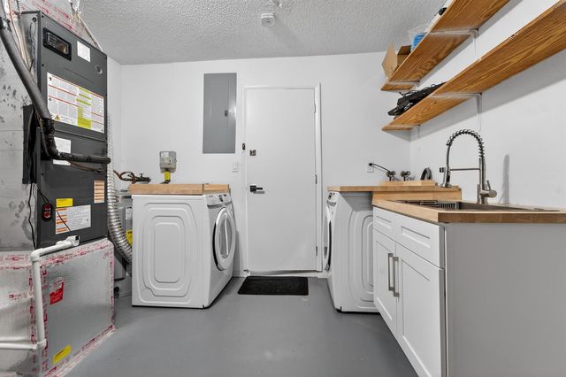 2095 SW 14 Avenue SW, Boynton Beach, FL 33426