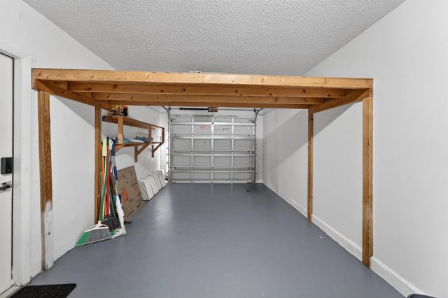 2095 SW 14 Avenue SW, Boynton Beach, FL 33426