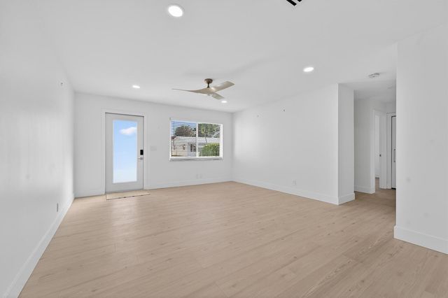 2095 SW 14 Avenue SW, Boynton Beach, FL 33426