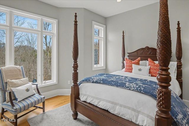 54 Three Oaks Drive, Bristol, TN 37620